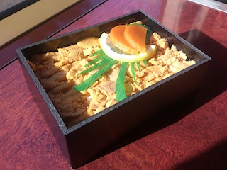 うに弁当2.jpg