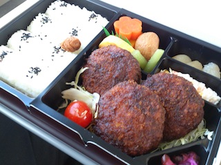みそかつ弁当中身.jpg