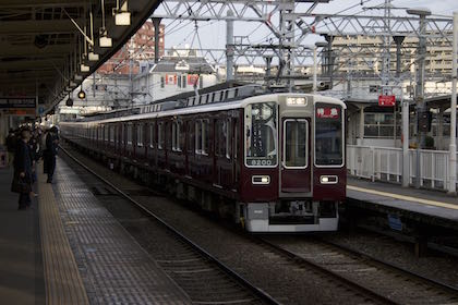 阪急8200.jpg